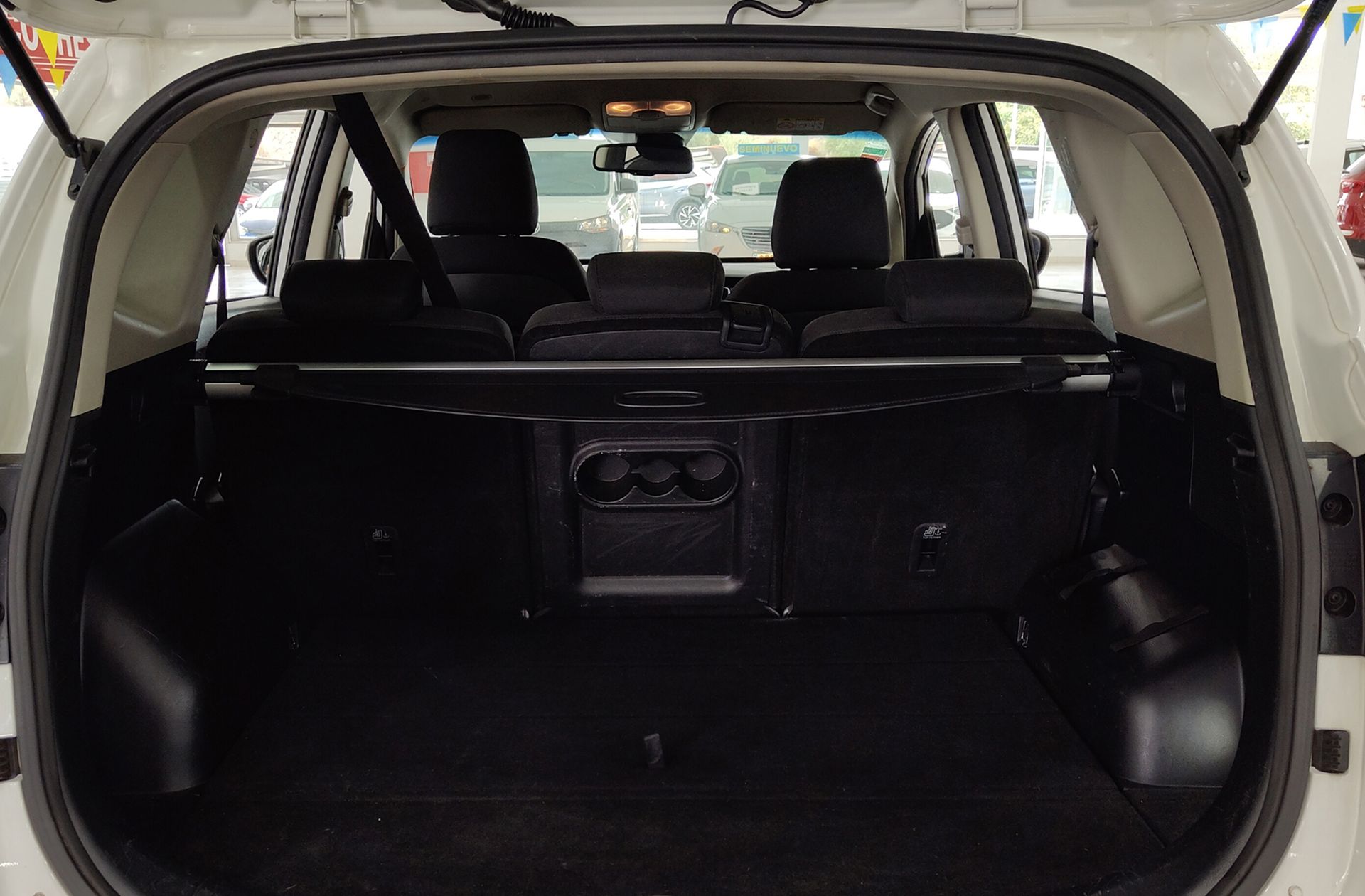 Kia Carens 1.7 CRDi VGT Uefa Euro2016 Eco-Dynamics - foto 13