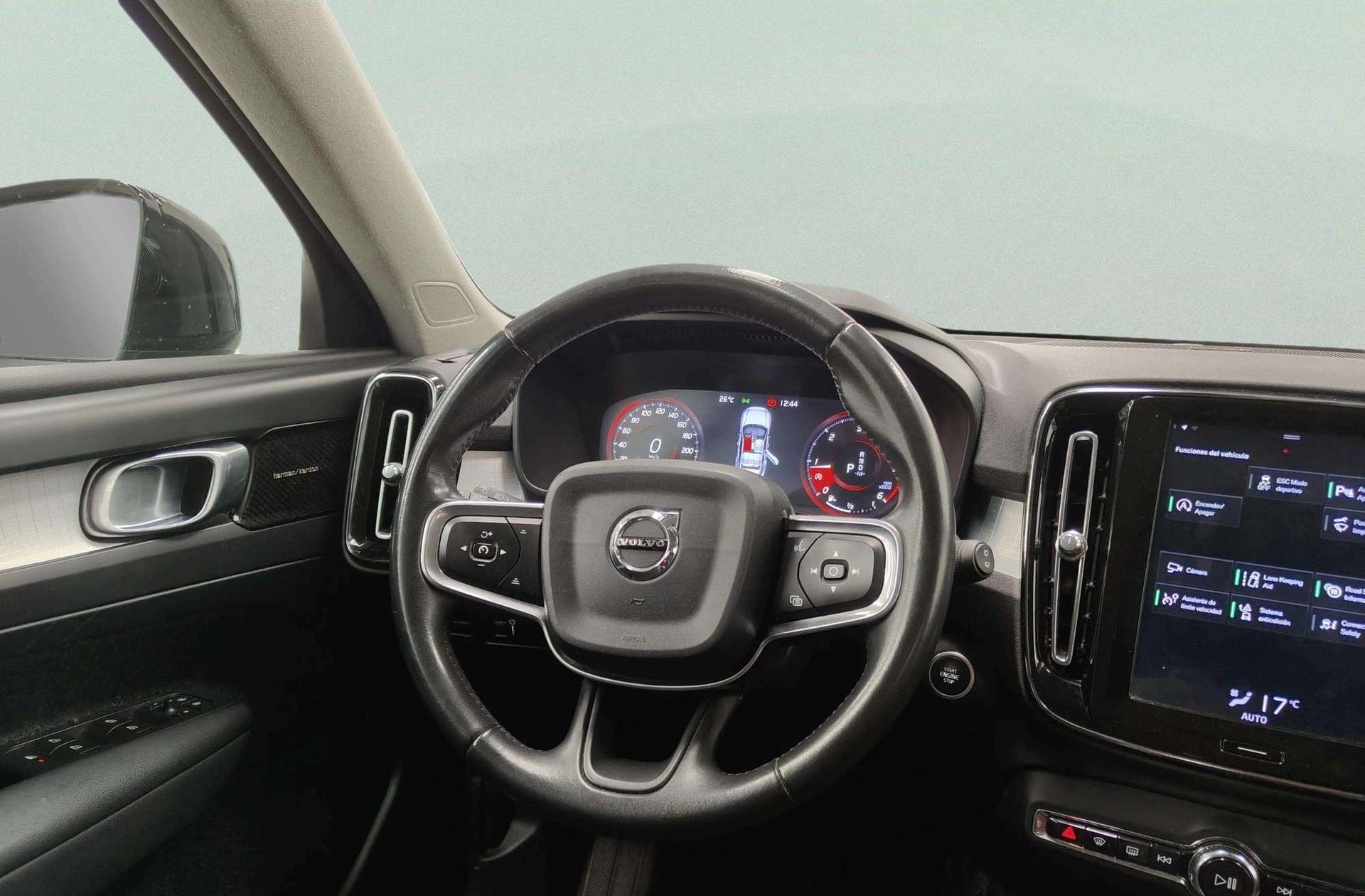 Volvo XC40 D3 Momentum - foto 23