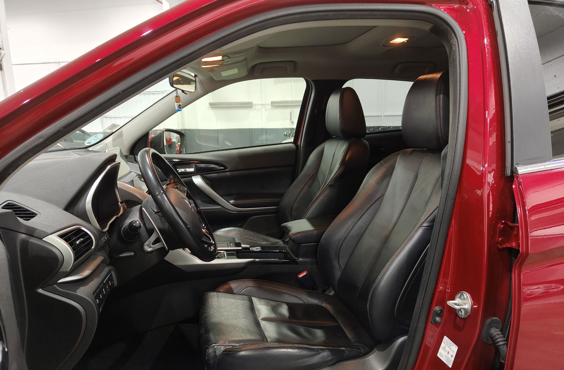 Mitsubishi Eclipse Cross 150T Kaiteki 4WD CVT - foto 11