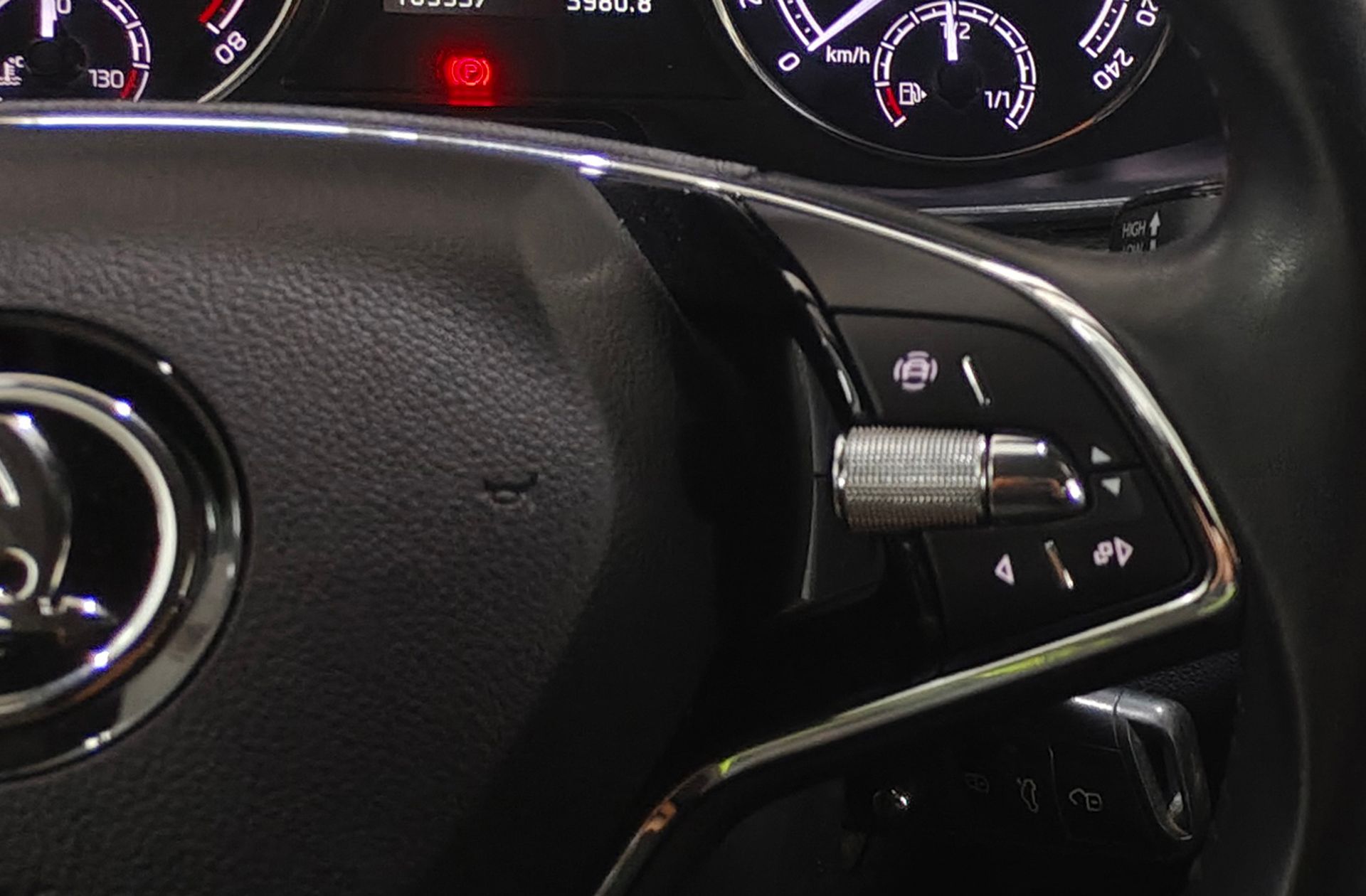 Škoda Kamiq 1.0 TSI Active - foto 26