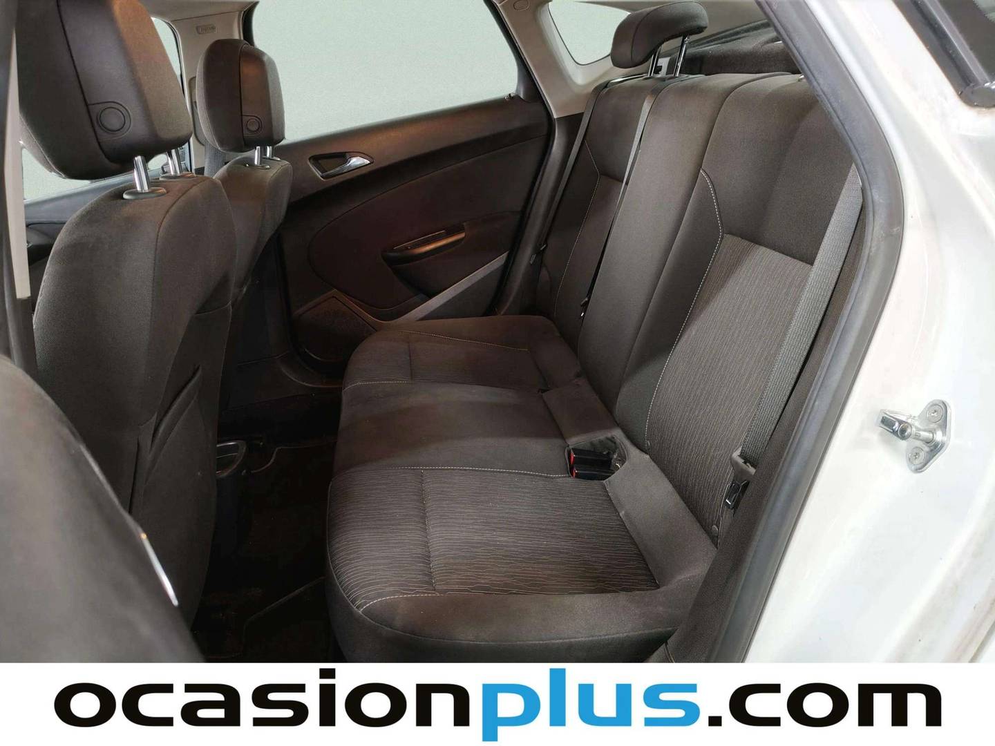 Foto asientos traseros Opel Astra Opel Astra 1.7 CDTi Selective (110 CV)