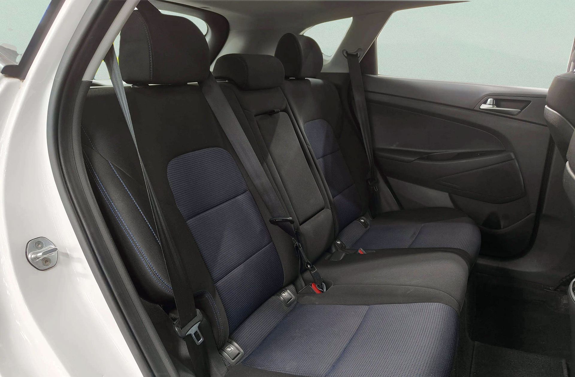 Hyundai Tucson 2.0 CRDi BlueDrive Klass Sky 4x2 - foto 13