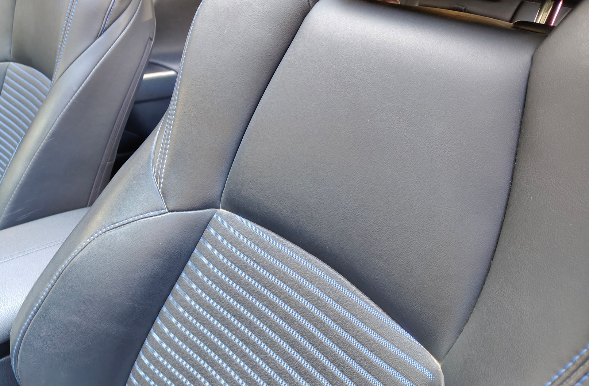 Toyota RAV4 2.5l hybrid Feel! - foto 6