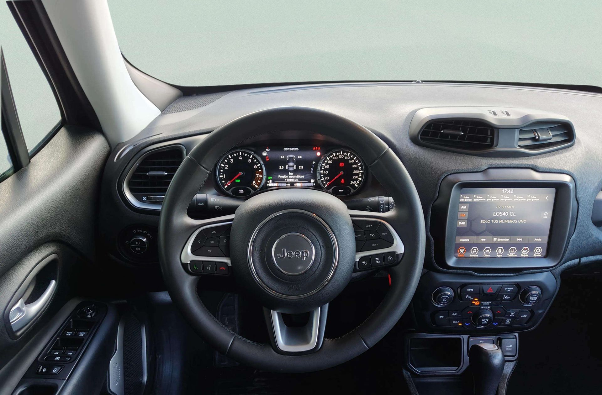 Jeep Renegade eHybrid 1.5 Limited ATX - foto 17