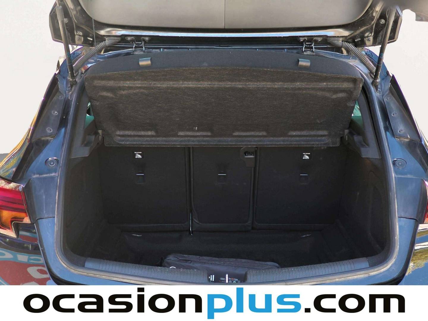 Fotos maletero Opel Astra Opel Astra 1.2 Turbo SHR Elegance (145 CV)