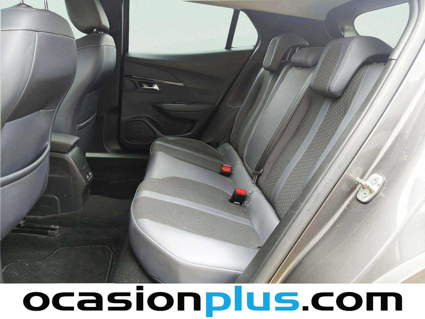 Foto asientos traseros Peugeot 2008 Peugeot 2008 130 S&S Allure EAT8 (130 CV)