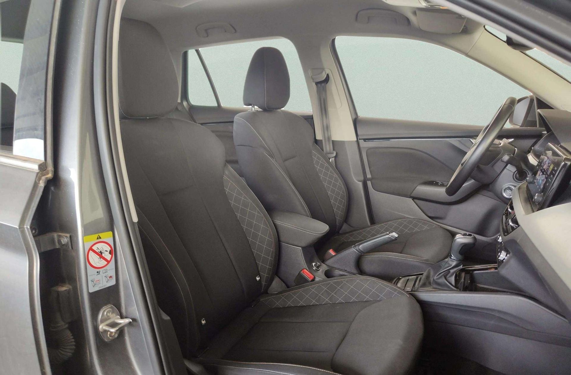 Škoda Kamiq 1.0 TSI Ambition DSG - foto 18
