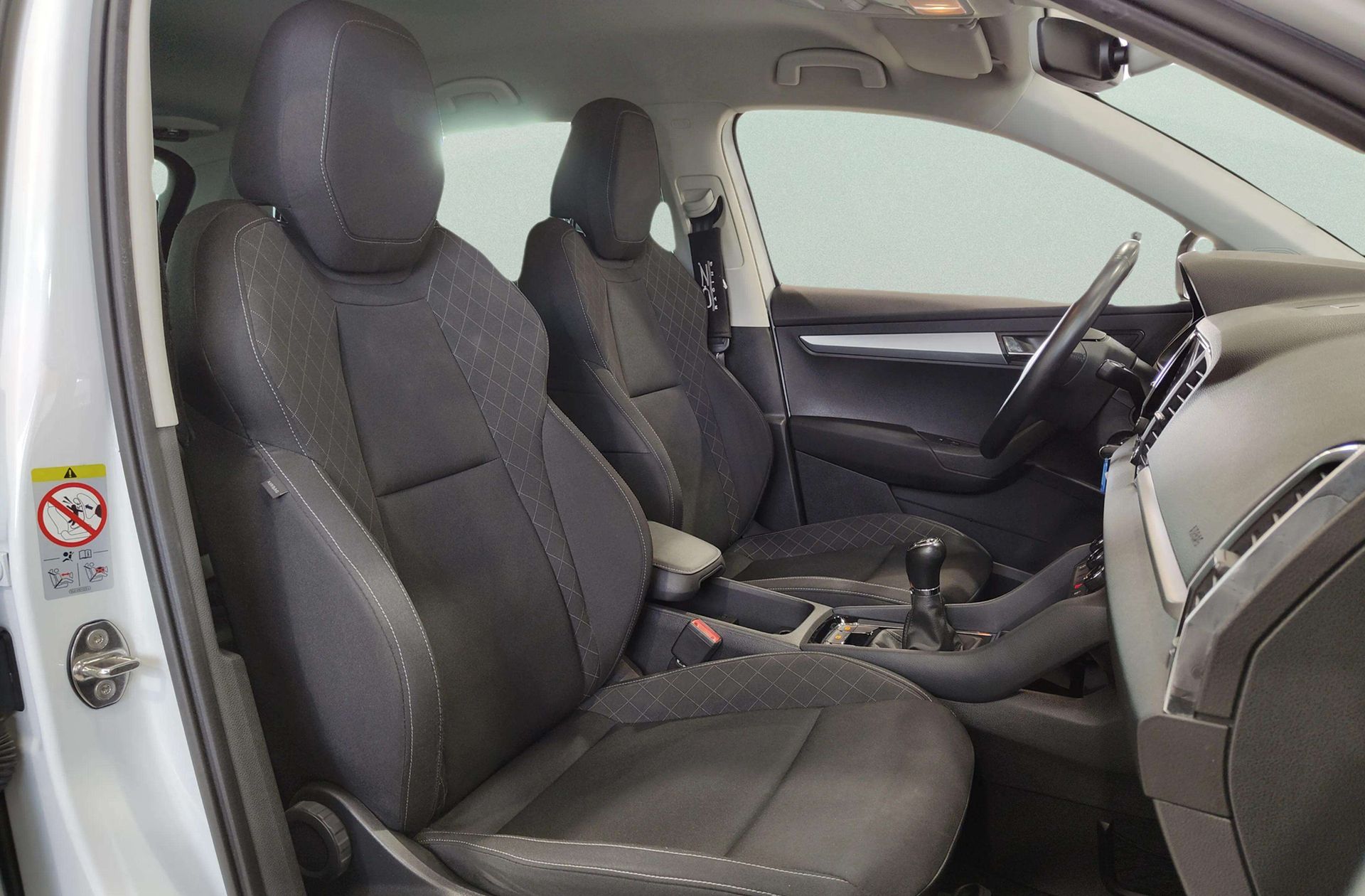 Škoda Karoq 2.0 TDI Ambition - foto 18