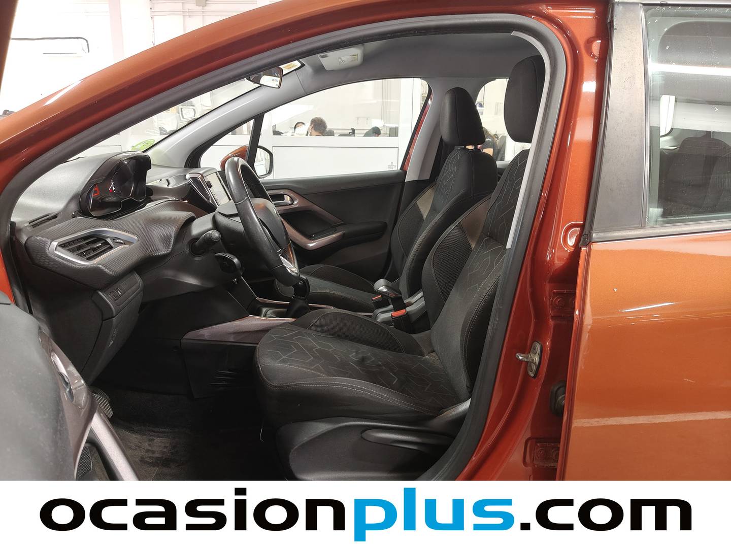 Foto asientos delanteros Peugeot 2008 Peugeot 2008 VTI 82 Active (82 CV)