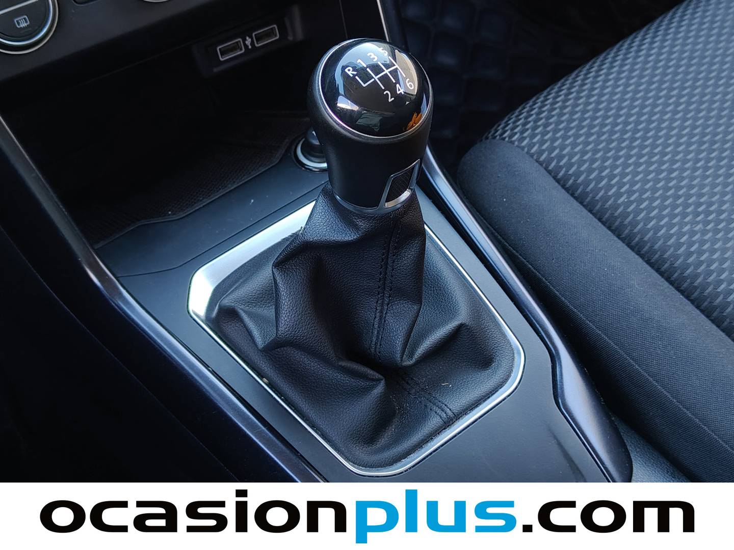 Foto Volkswagen T-Roc Volkswagen T-Roc Edition 1.0 TSI (115 CV) Pack R-Line