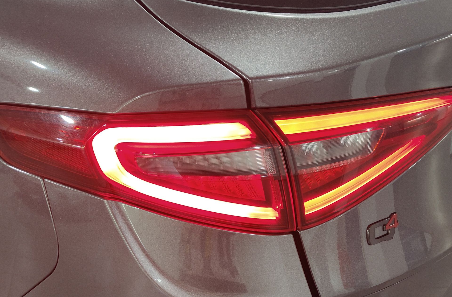 Alfa Romeo Stelvio 2.0 Gasolina Sprint+ Q4 - foto 14