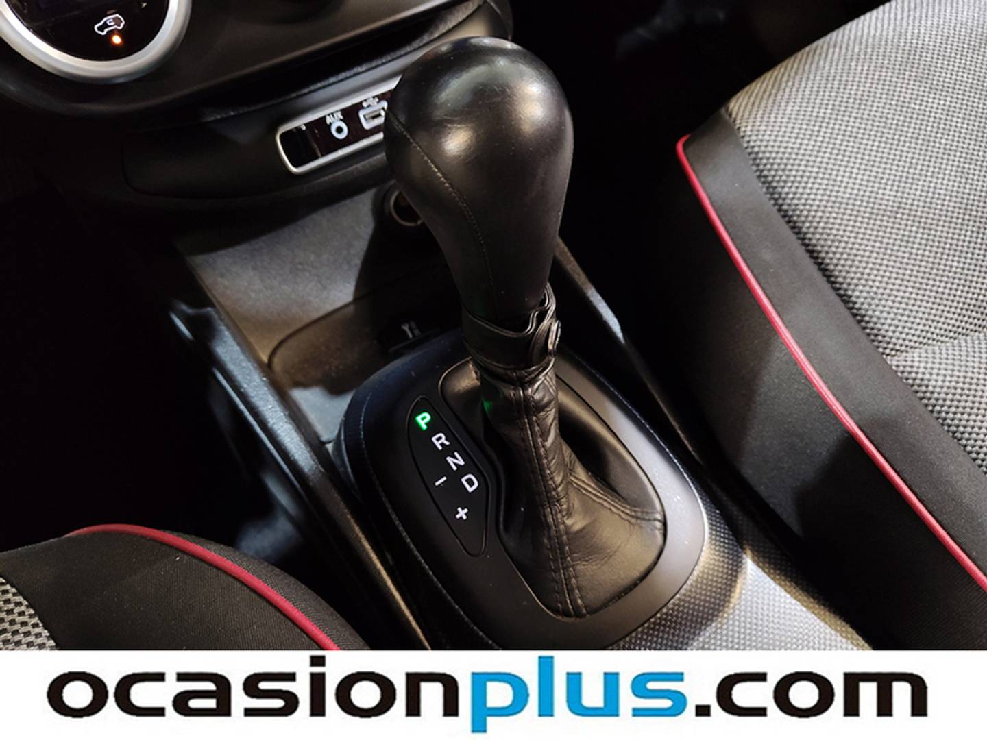 Foto Fiat 500X Fiat 500X 1.6 MultiJet Pop Star 4x2 Dct (120 CV)