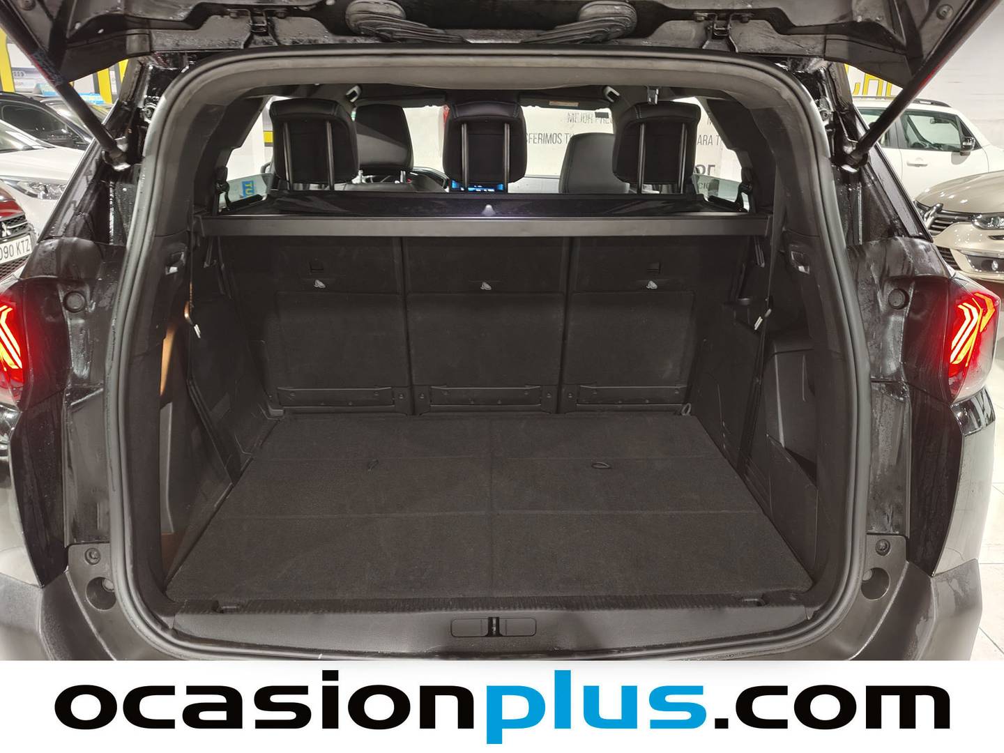 Foto Peugeot 5008 Peugeot 5008 BlueHDI 130 S&S Allure Pack EAT8 (130 CV)