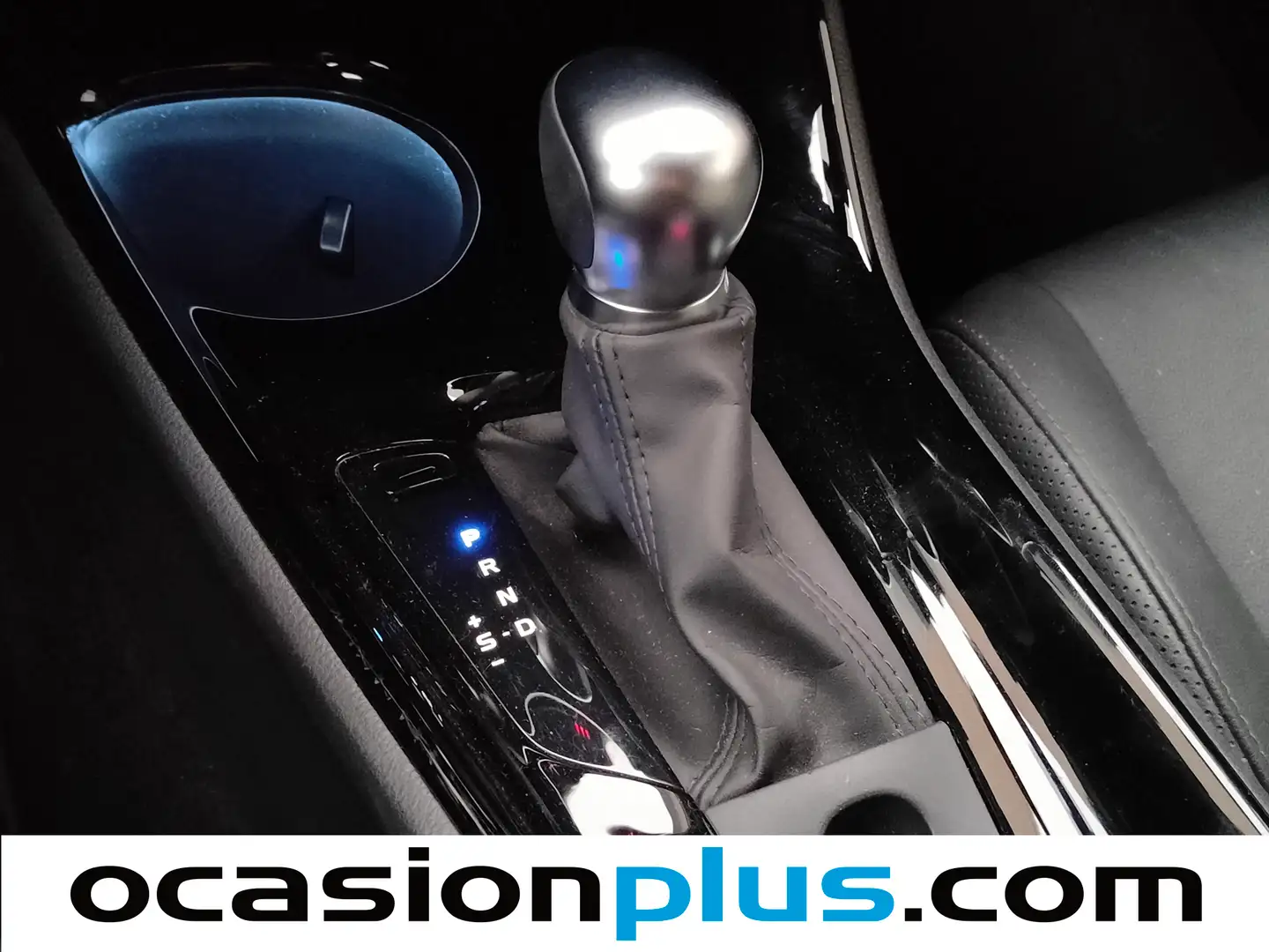 Foto Toyota C-HR Toyota C-HR 180H Advance (184 CV)