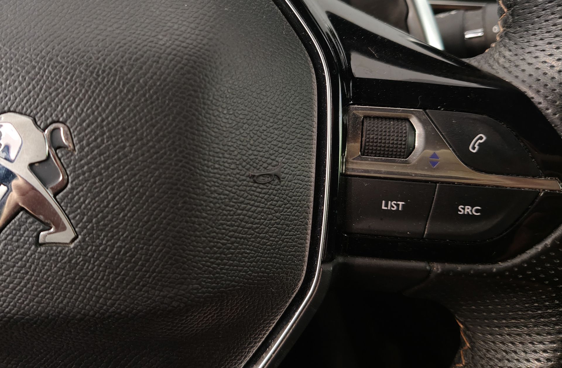 Peugeot 3008 PureTech 130 GT Line EAT8 - foto 31