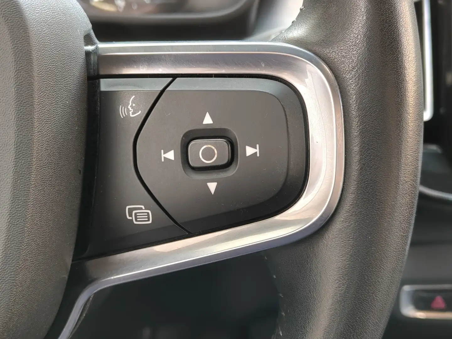 Foto Volvo XC40 Volvo XC40 T3 Momentum Pro  (163 CV)