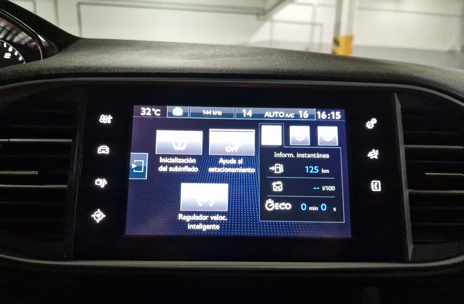 Peugeot 308 SW 2.0 BlueHDi GT EAT6 - foto 15