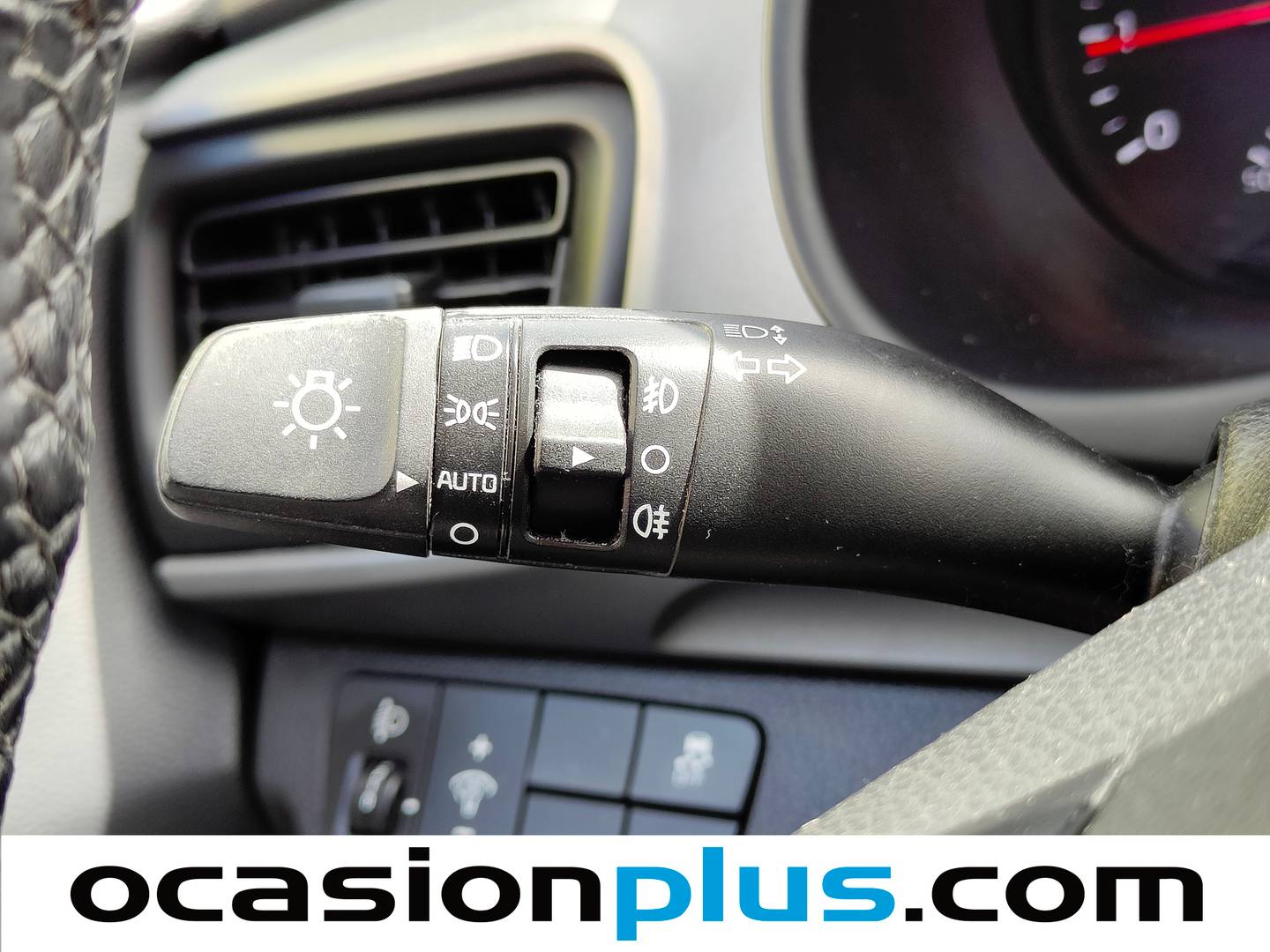 Equipamiento del KIA Stonic KIA Stonic 1.0 T-GDi Eco-Dynamic Concept (120 CV)