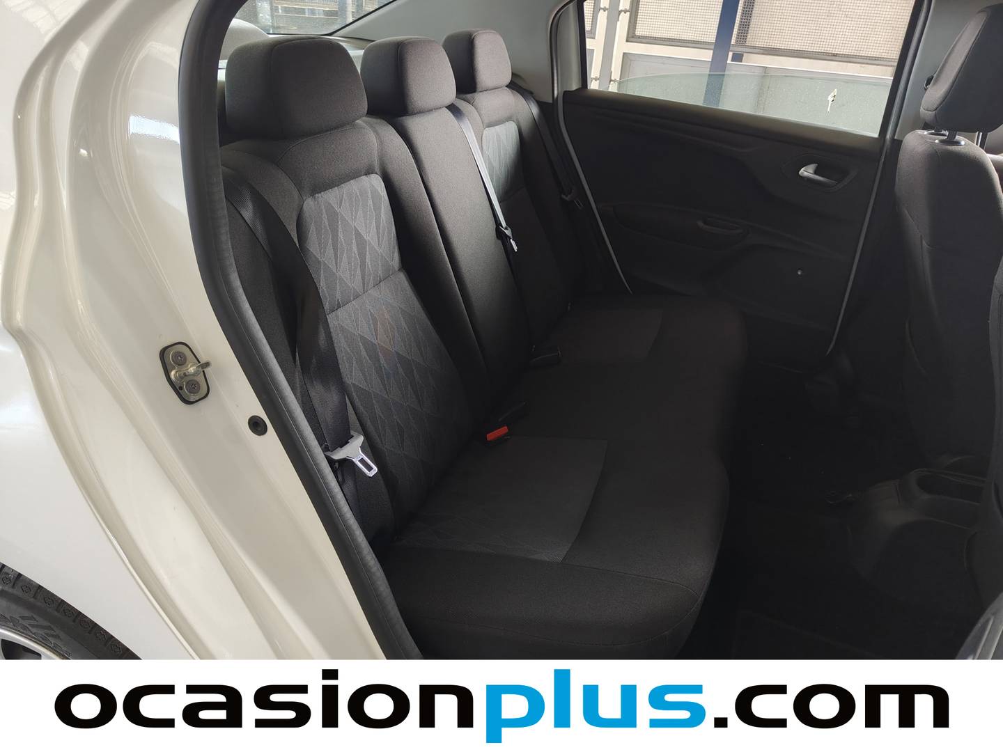 Foto Citroën C-Elysée Citroen C-Elysee PureTech 82 Feel (82 CV)