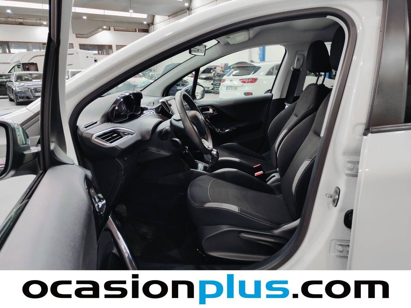Foto asientos delanteros Peugeot 208 Peugeot 208 Style BlueHDi (75 CV)