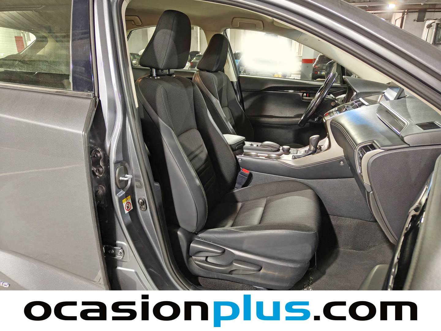 Foto Lexus NX Lexus NX 300h Corporate 2WD + Navibox (197 CV)