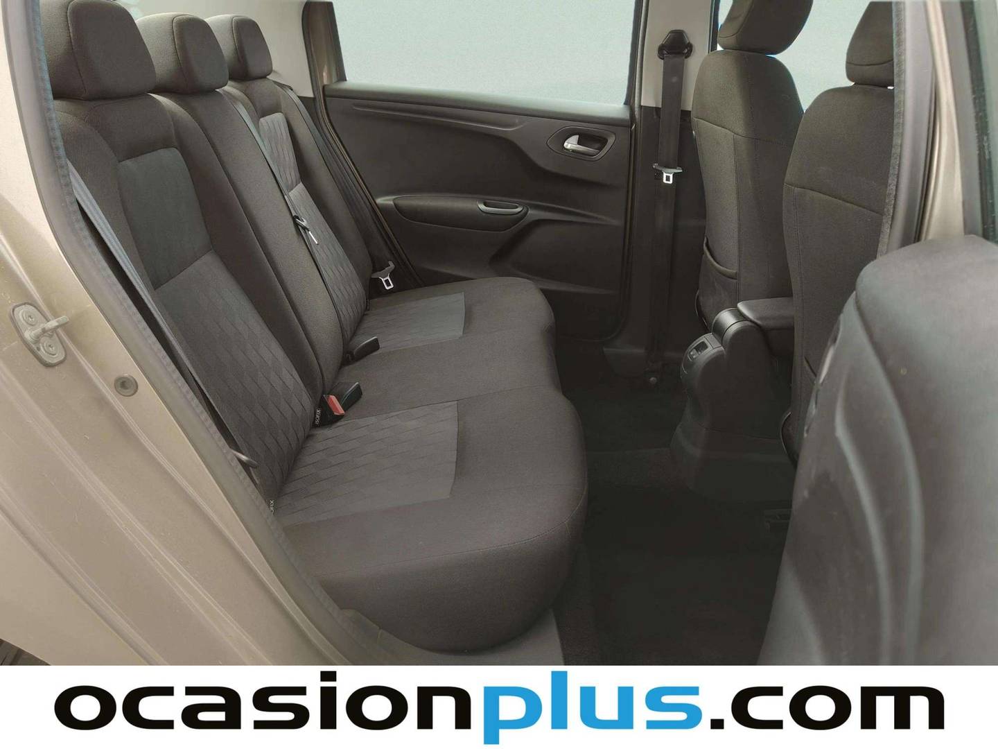 Foto asientos traseros Citroën C-Elysée Citroën C-Elysee PureTech 82 Shine (82 CV)