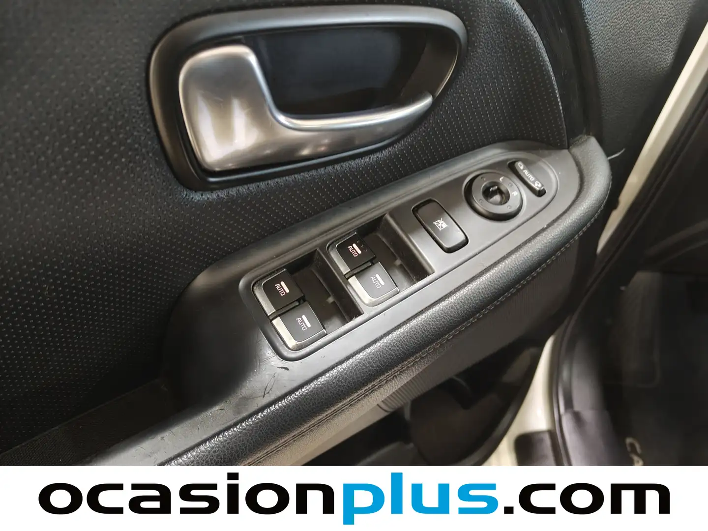 Foto KIA Carens Kia Carens 1.7 CRDi VGT Eco-Dynam x-Tech (115 CV)