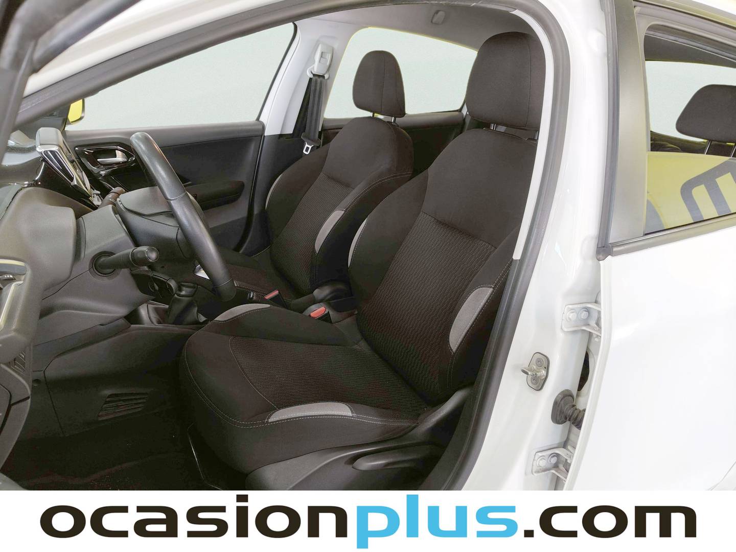 Foto asientos delanteros Peugeot 208 Peugeot 208 PureTech 82 Style (82 CV)
