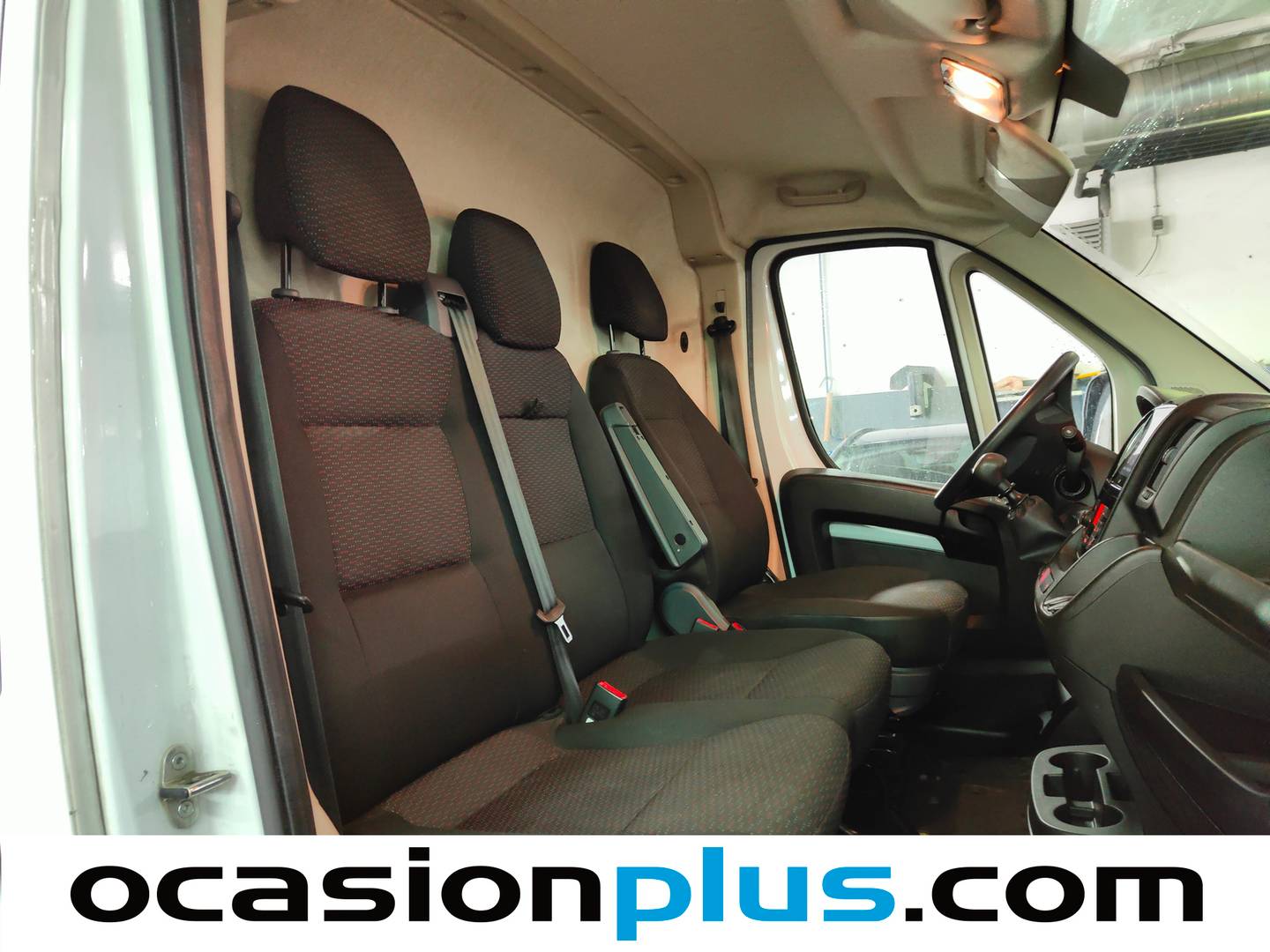 Fotos maletero Peugeot Boxer Peugeot Boxer Furgon BlueHDi 140 S&S 335 L3H2 (140 CV)