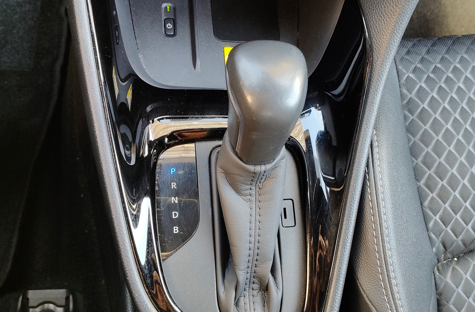 Toyota Yaris 120H Style - foto 5
