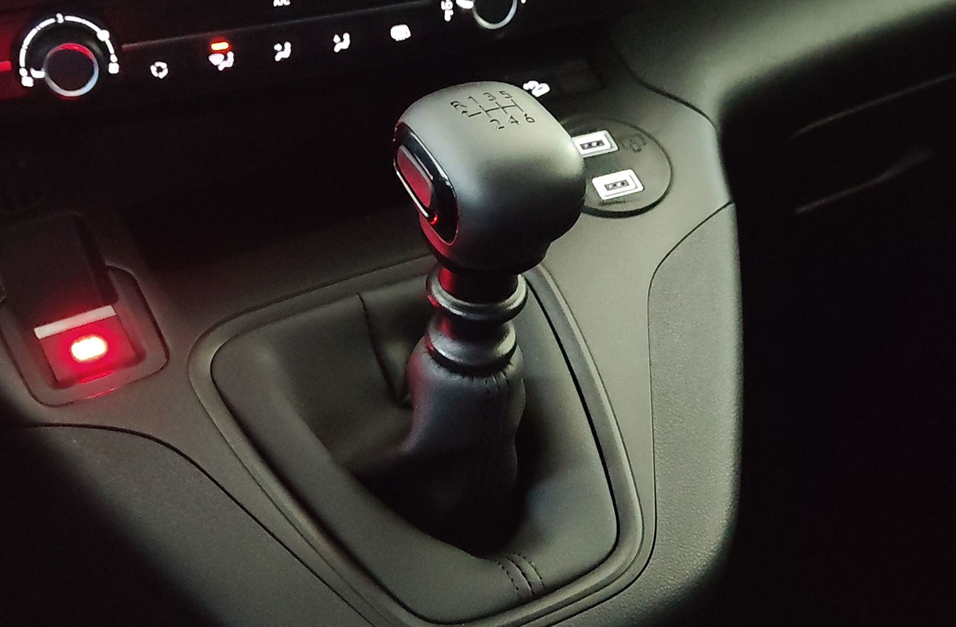 Fiat Doblò Furgón BlueHDi 100 M - foto 5