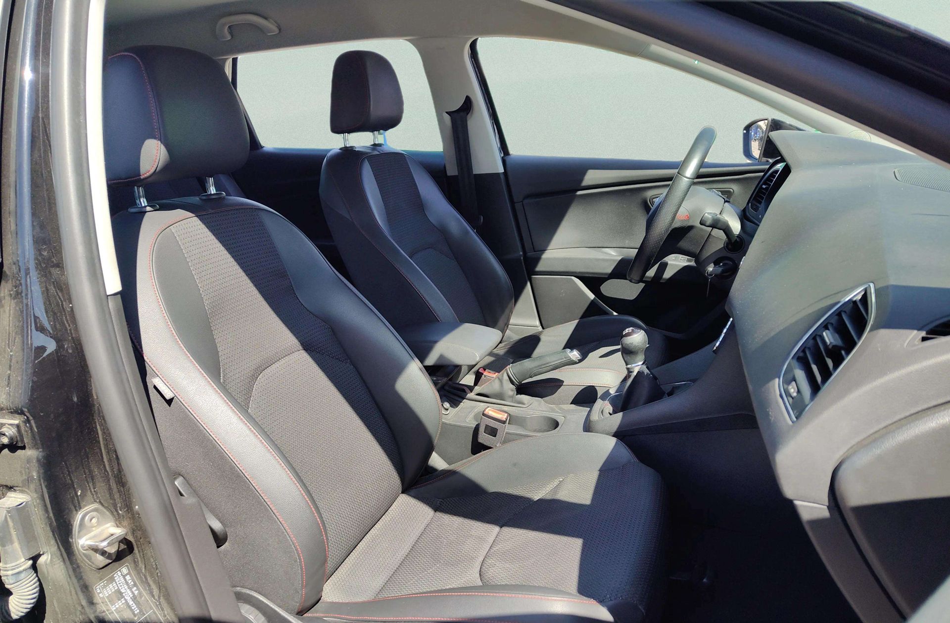 SEAT León ST 2.0 TDI FR - foto 14