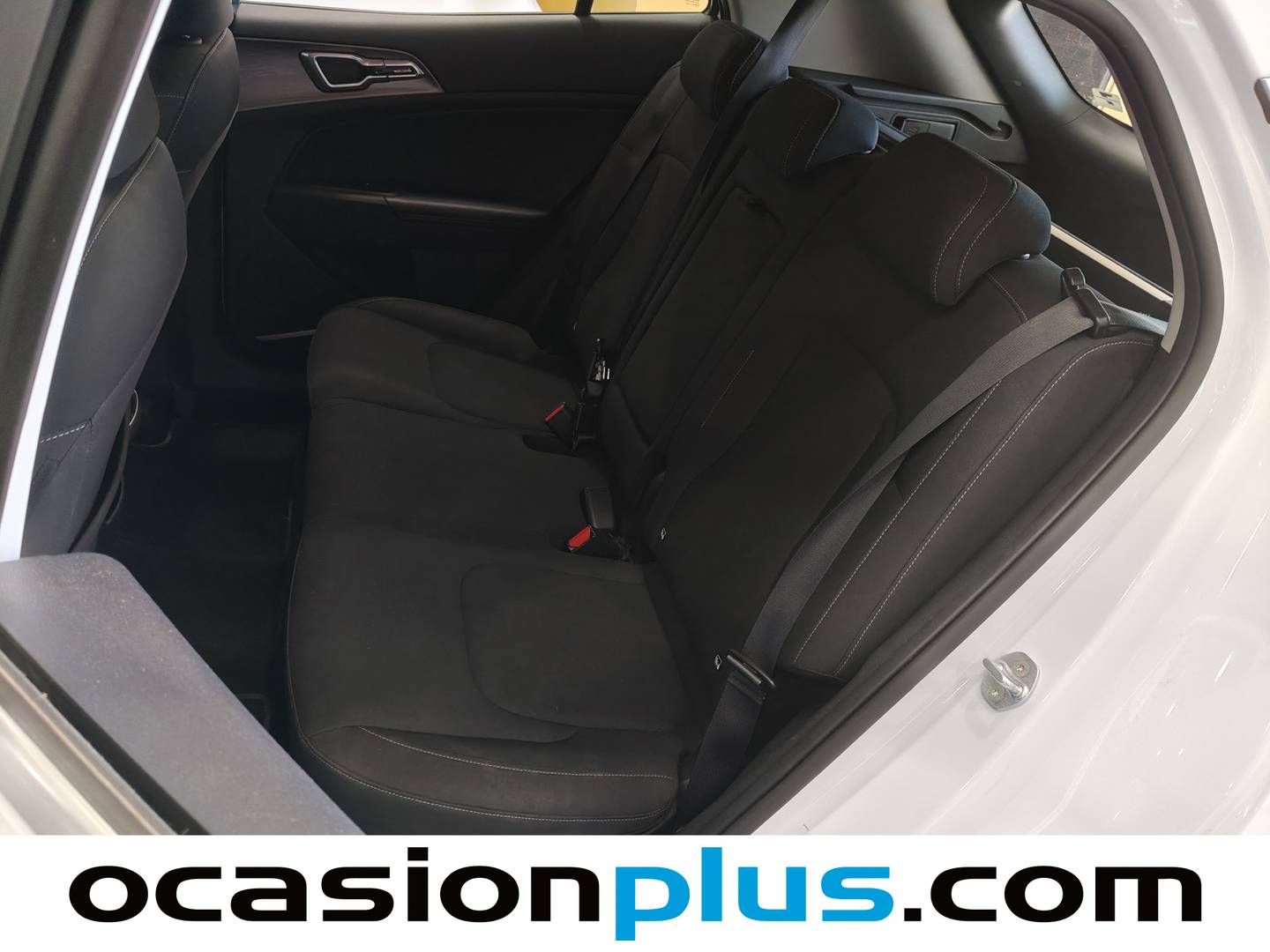Foto asientos traseros KIA Sportage KIA Sportage 1.6 CRDi MHEV Business 4x2 (136 CV)