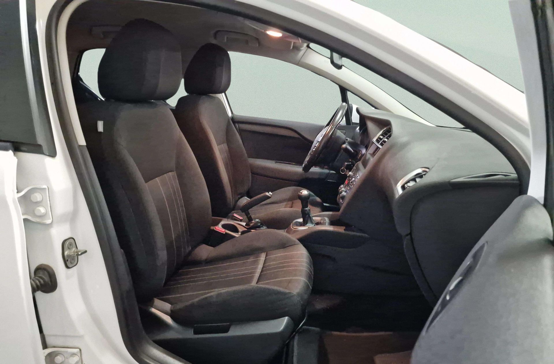 Citroën C4 1.4 VTi Tonic - foto 14