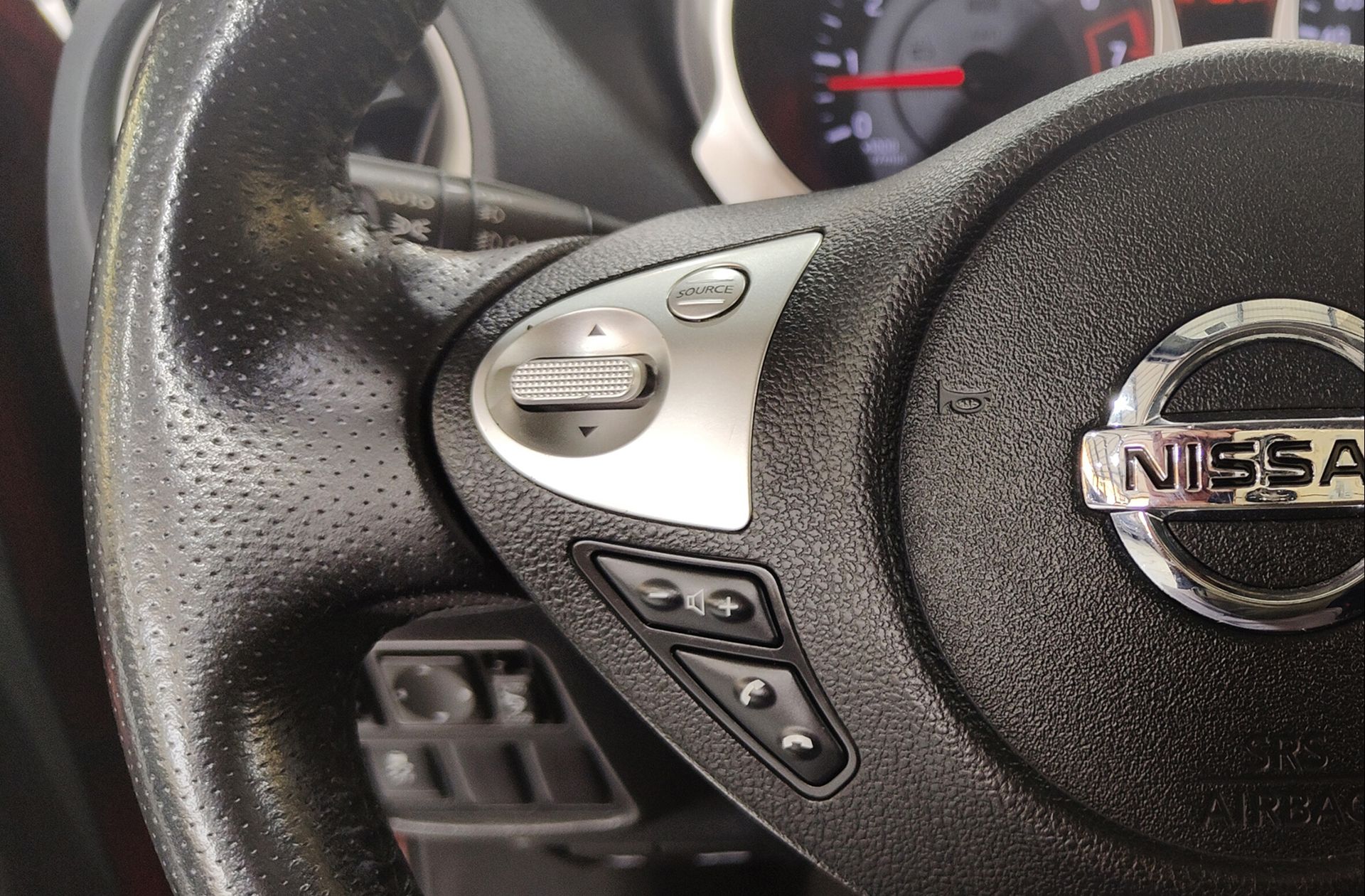 Nissan Juke 1.6 Tekna Premium CVT 4x2 - foto 24