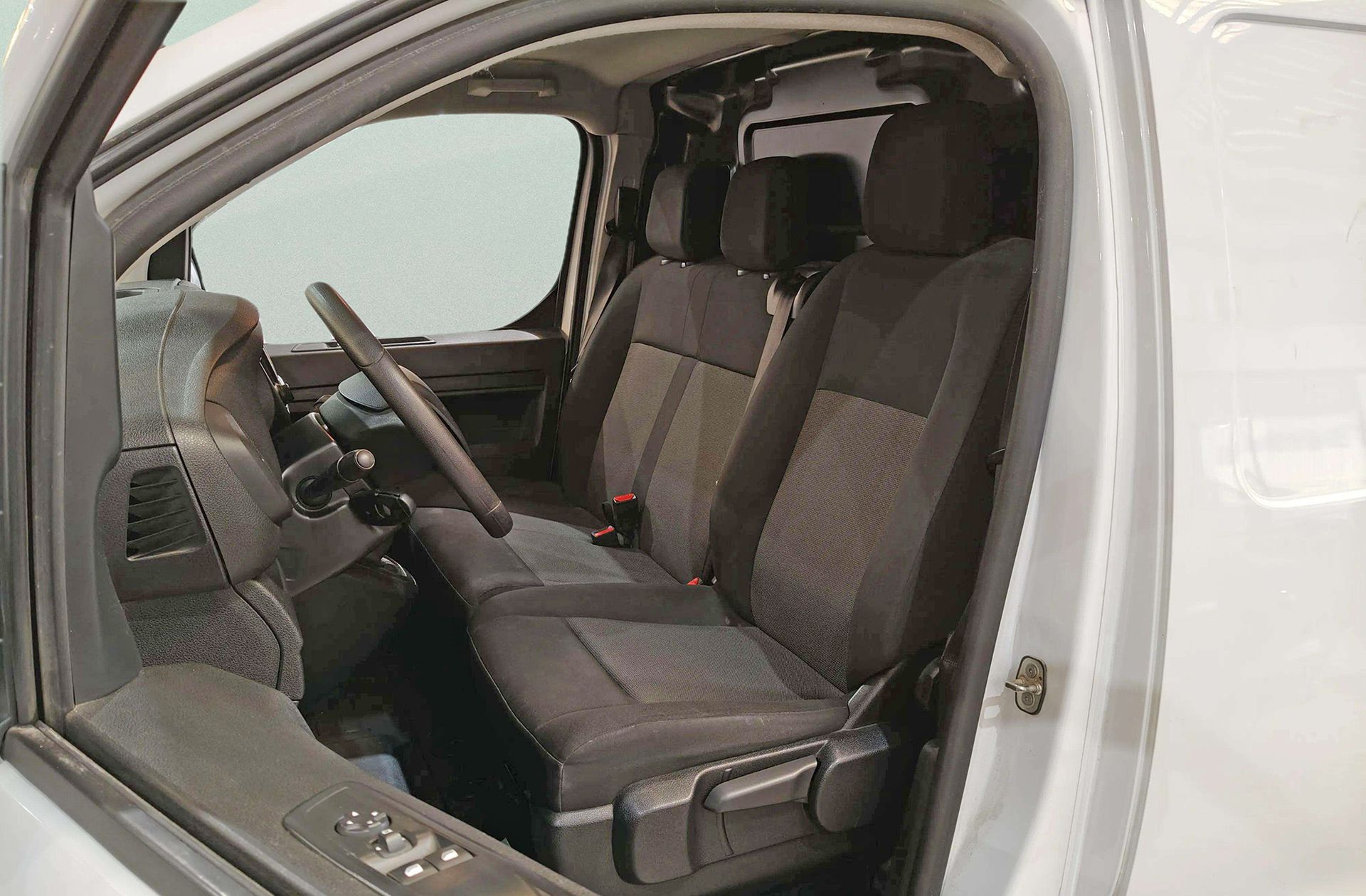 Peugeot Expert Furgon BlueHDi 100 Standard - foto 11