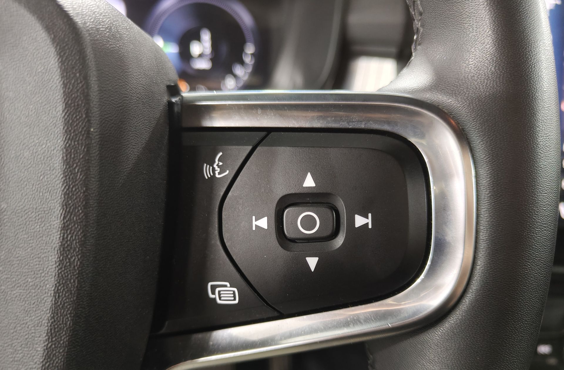 Volvo XC40 T5 Recharge PHEV Plus Dark - foto 32