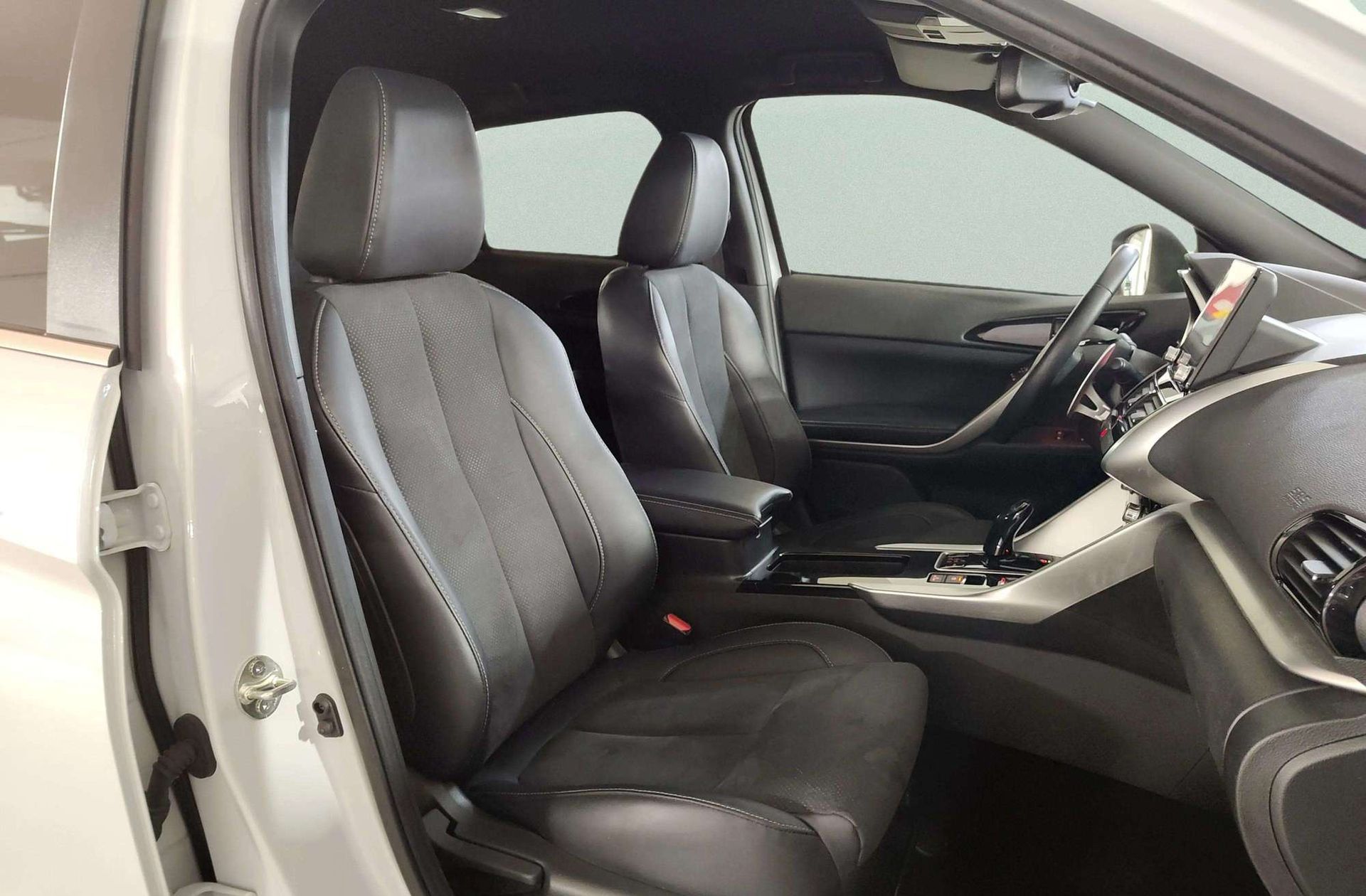 Mitsubishi Eclipse Cross 2.4 PHEV Kaiteki 4WD - foto 23
