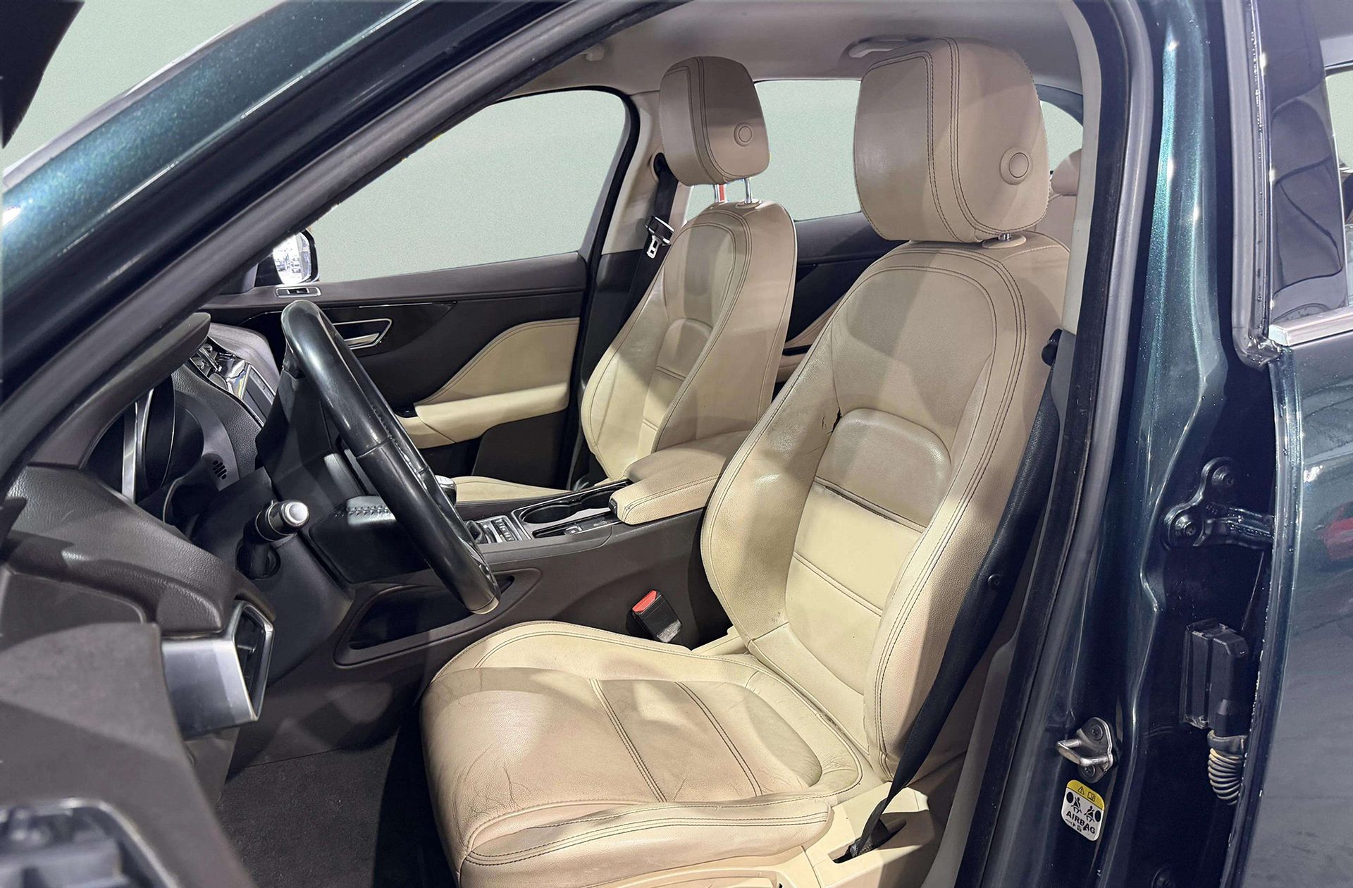 Jaguar F-Pace 2.0L i4D Prestige AWD - foto 10