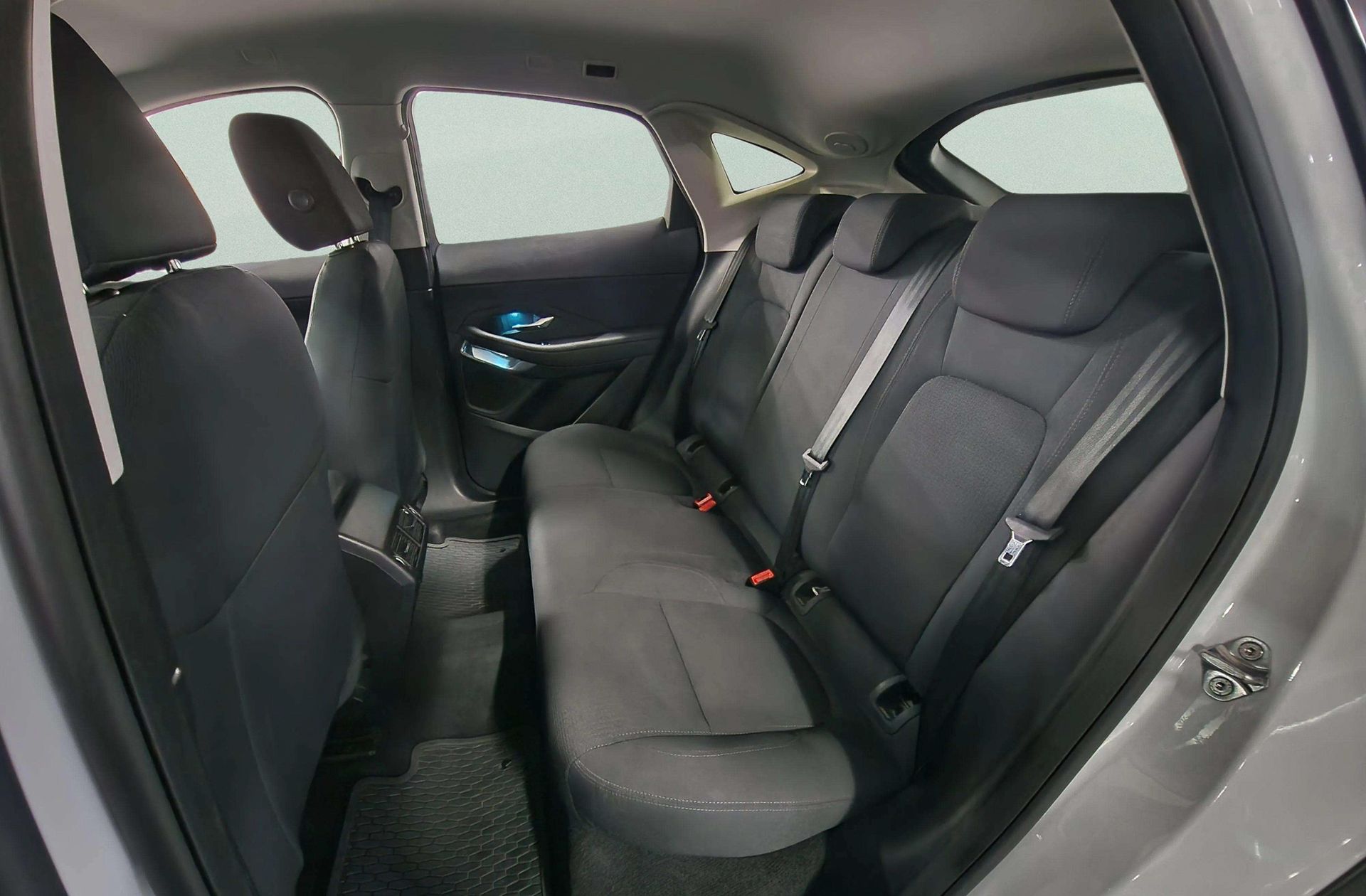 Jaguar E-Pace 2.0D 4WD - foto 12