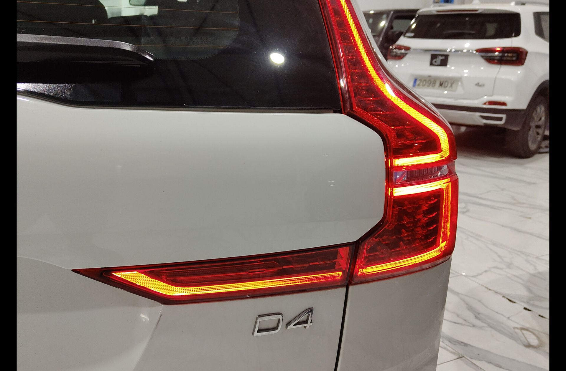 Volvo XC60 D4 Momentum - foto 17