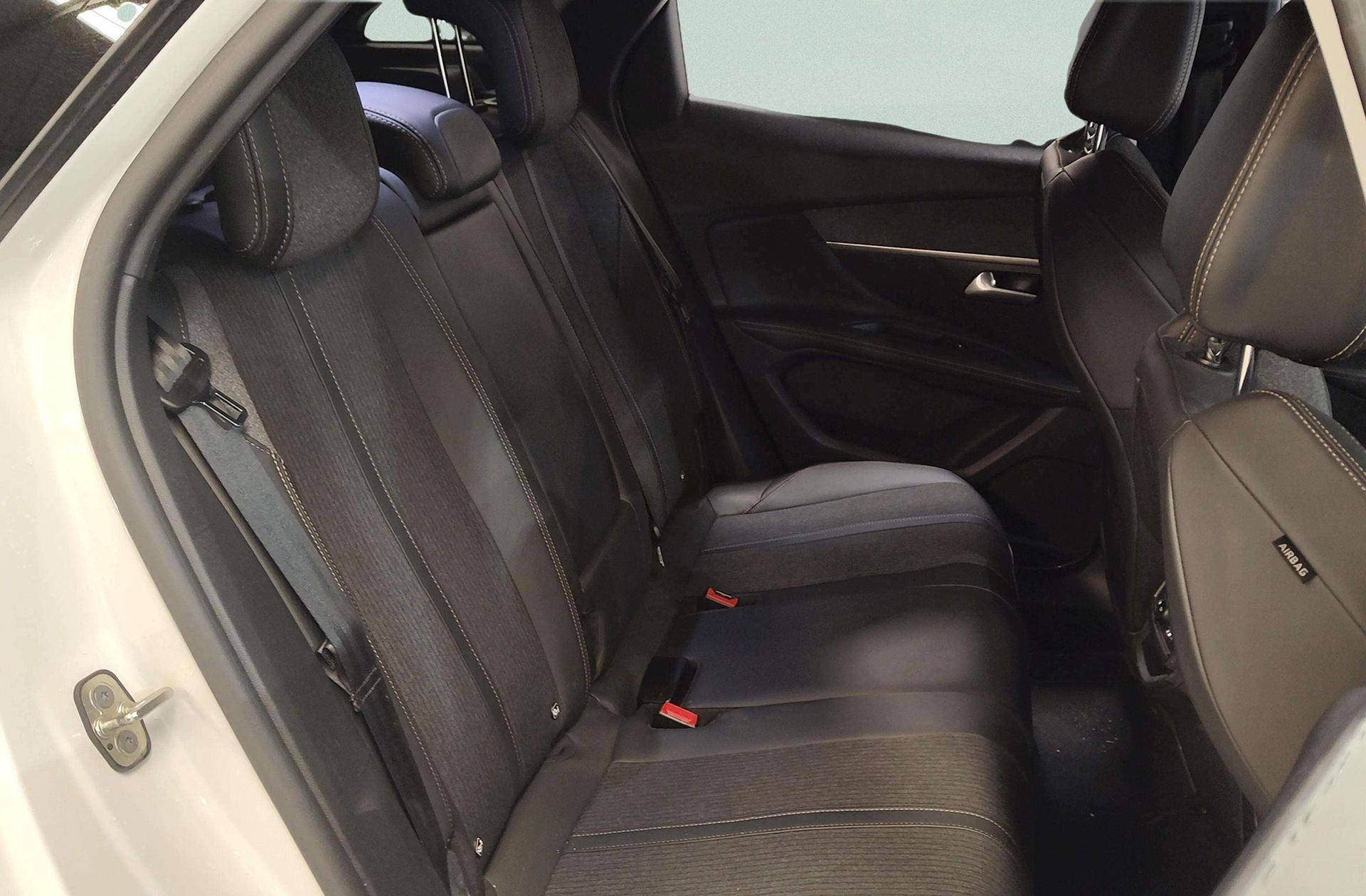 Peugeot 3008 PureTech 130 GT Line EAT8 - foto 17