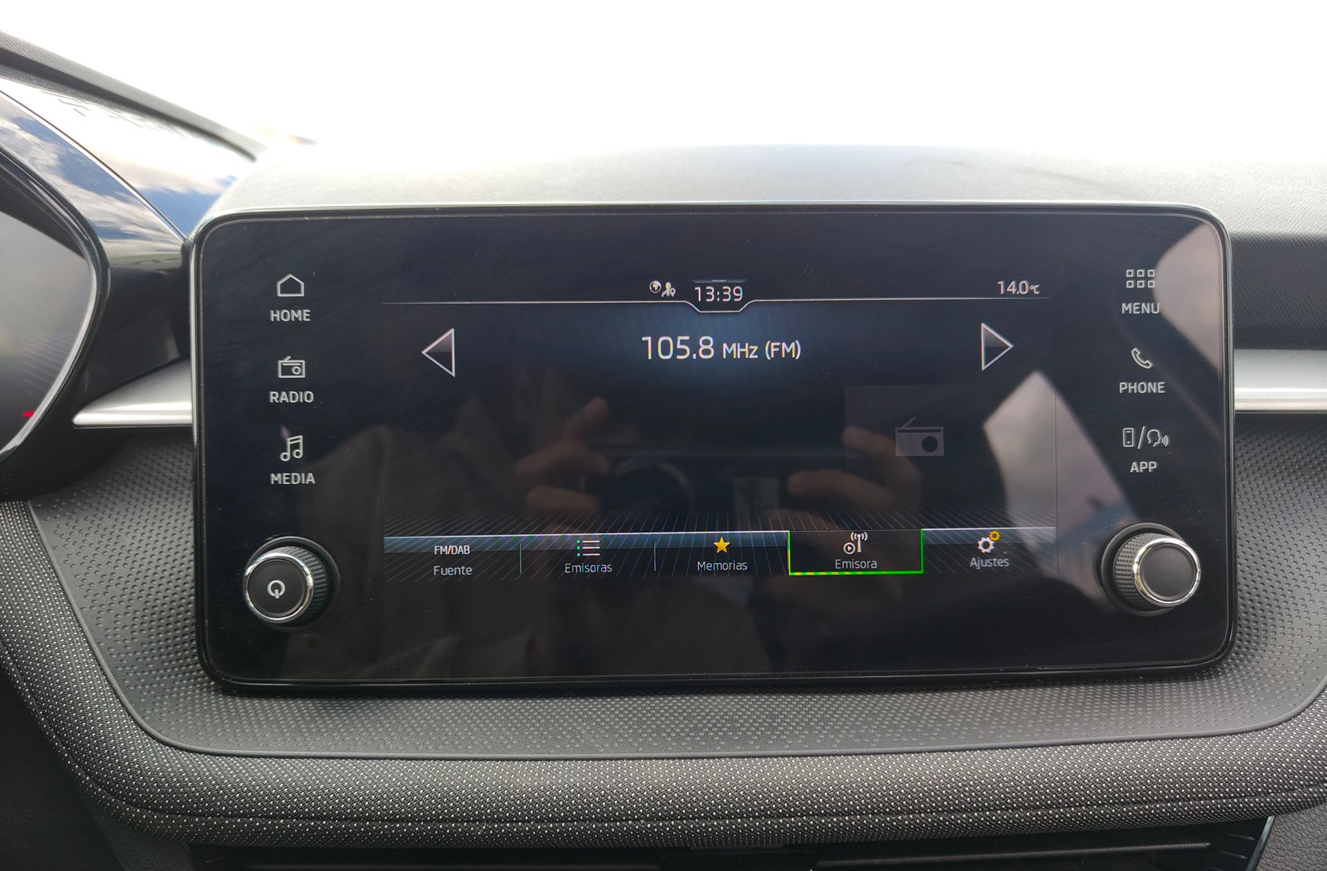 Škoda Fabia 1.0 TSI Selection DSG - foto 30