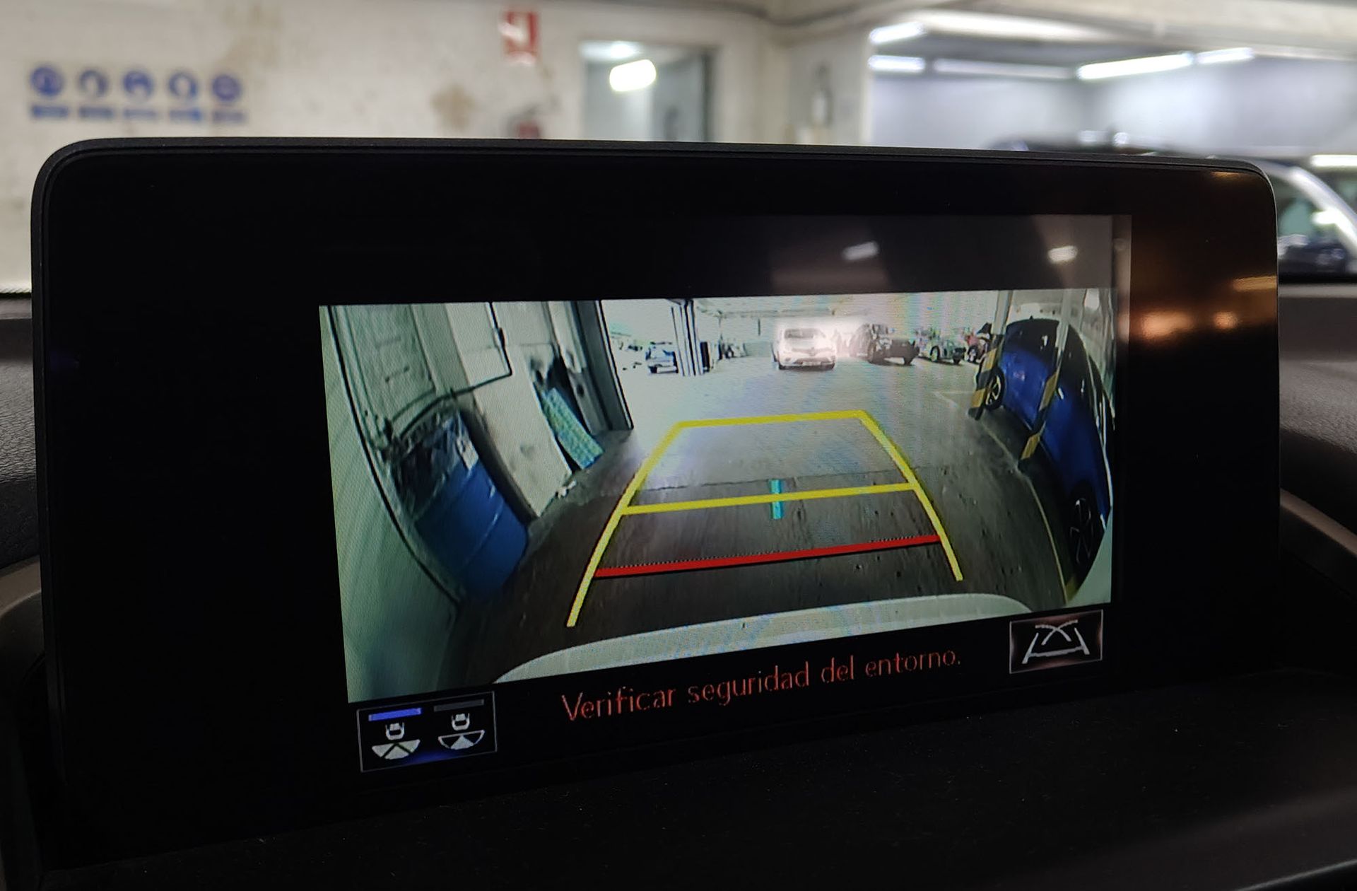Lexus NX 300h Premium 2WD - foto 11
