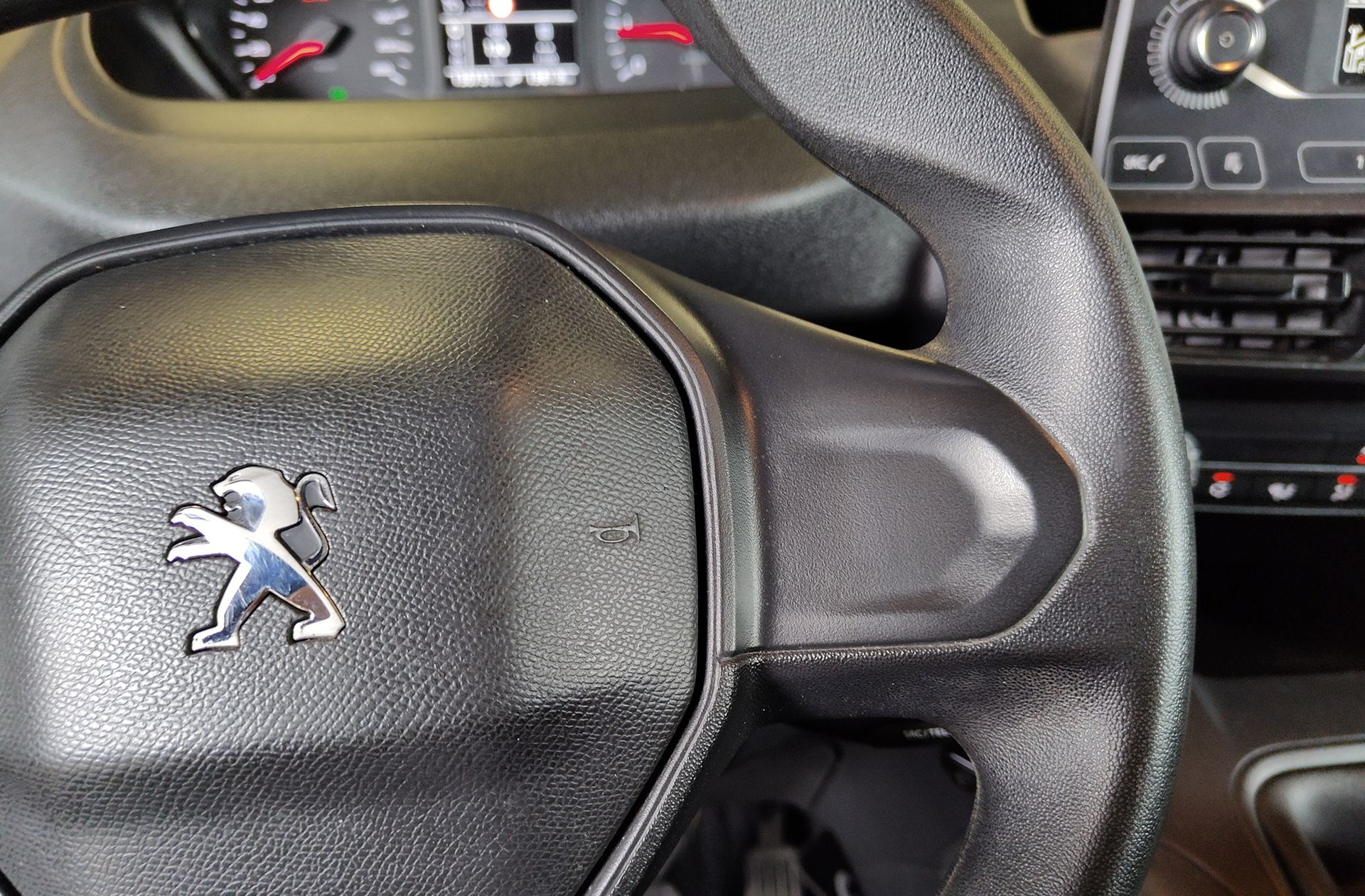 Peugeot Rifter BlueHDi 100 Access Standard - foto 22