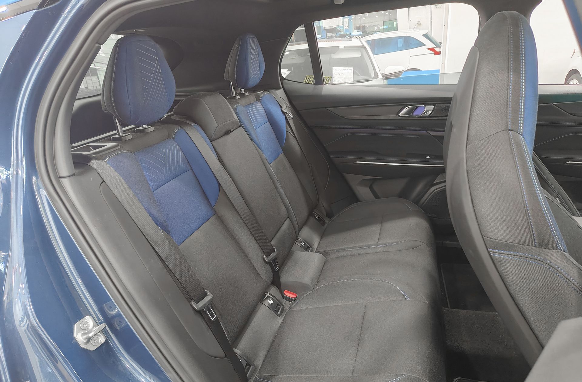 Lynk & Co 01 1.5 PHEV - foto 21