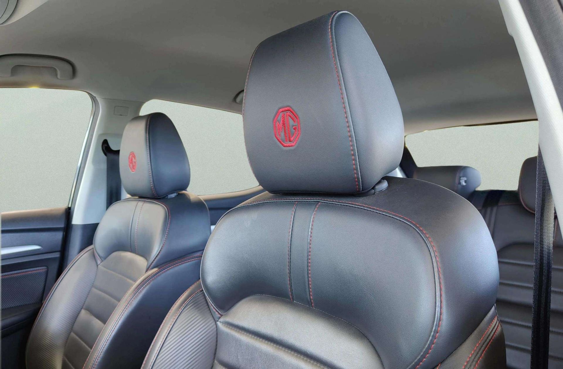 MG ZS 1.5 Luxury - foto 13