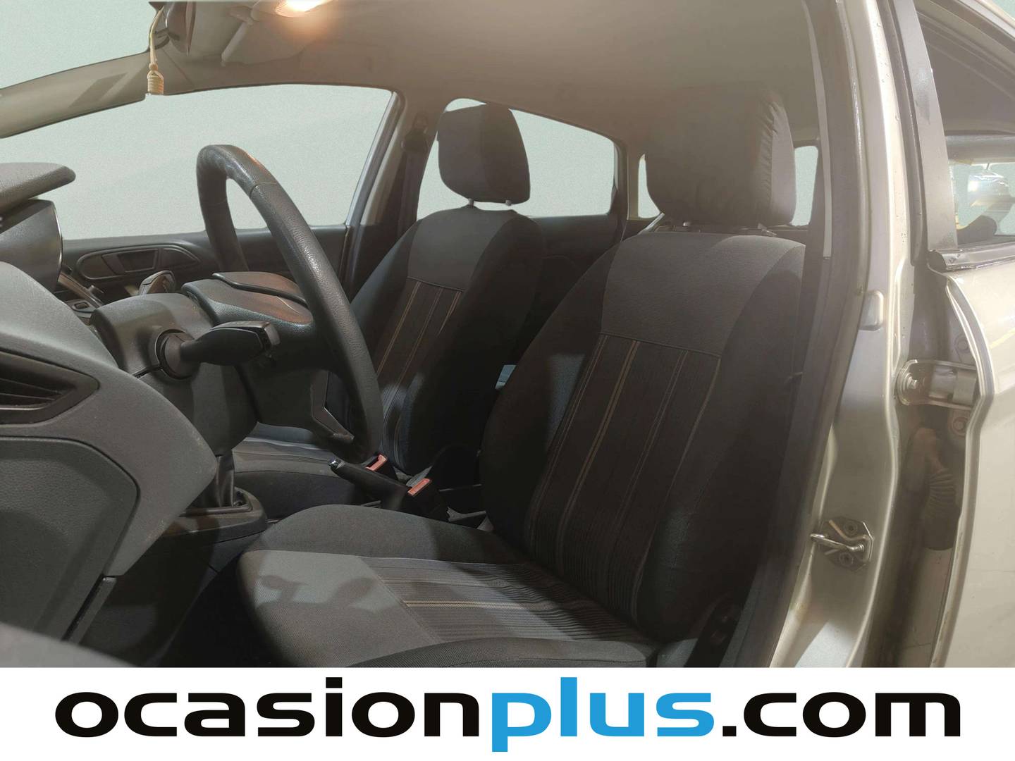 Foto asientos delanteros Ford Fiesta Ford Fiesta 1.4 Trend (96 CV)