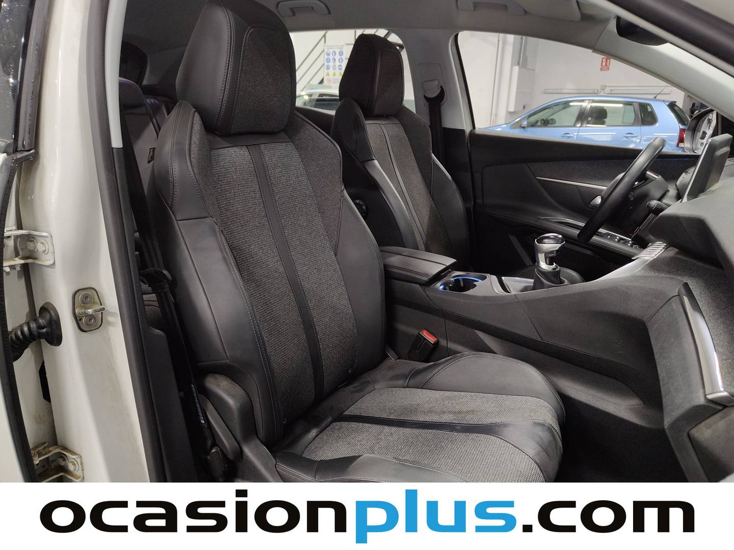 Foto Peugeot 3008 Peugeot 3008 BlueHDI 130 S&S Allure 96 kW (130 CV)