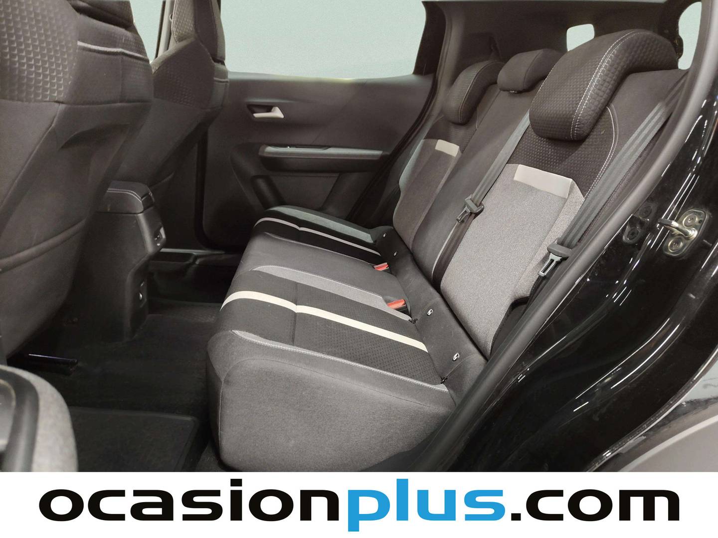 Foto asientos traseros Opel Frontera Opel Frontera 1.2T XHT Hybrid eDCT6 GS (146 CV)